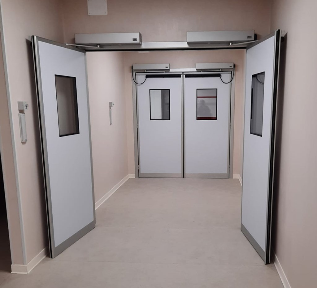 Entrance security solutions for modern commercial buildings